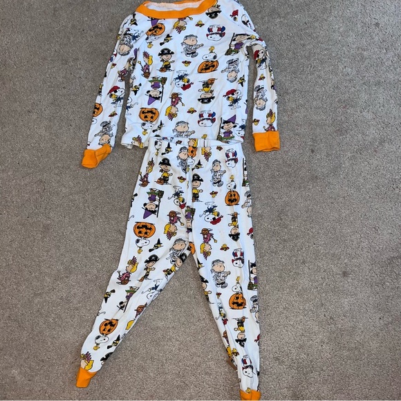 Peanuts Halloween PJs - Picture 3 of 3
